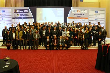 Bilişimli yaşam insana yatırımla mümkün