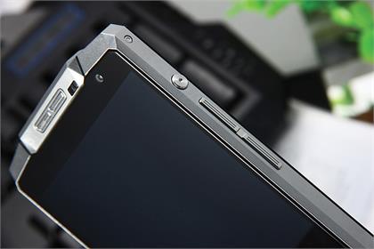 Şarjı 15 gün giden akıllı telefon  