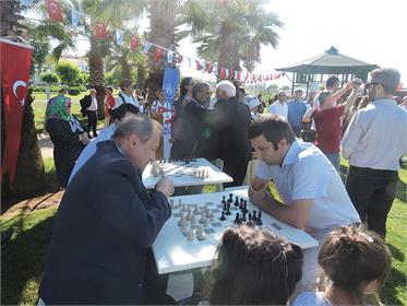 Temiz havada satranç keyfi