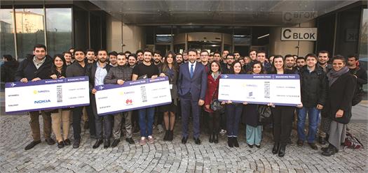 Yaratıcı gençler dünyaya açılıyor