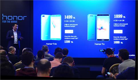 Honor Türkiye ilk telefonları Honor 7X ve Honor 9 Lite’ı tanıttı 