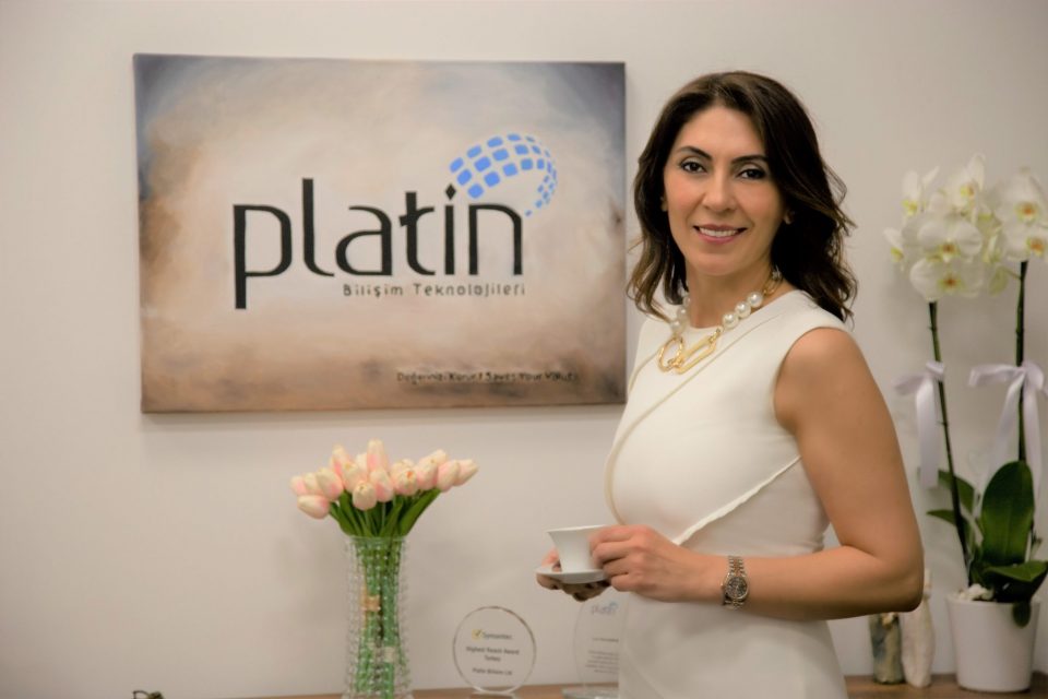 Platin Bilişim Satış Direktörü Pınar Bamyacı 