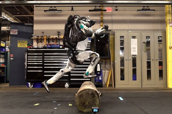 Boston Dynamics, Atlas robotunun yeni videosunu yayınladı