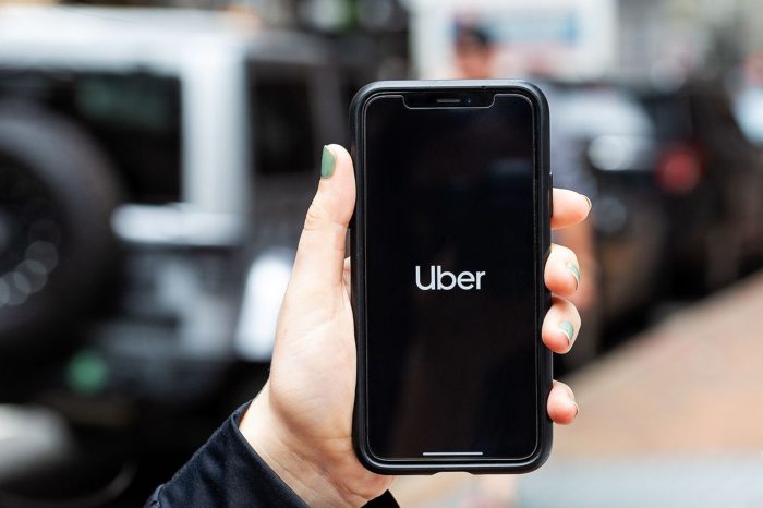 Uber, sürücüler ve yolcular için iletişim özelliğini duyurdu