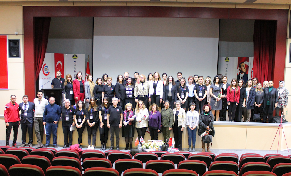 dijital-dunya-kadinlari-semineri8