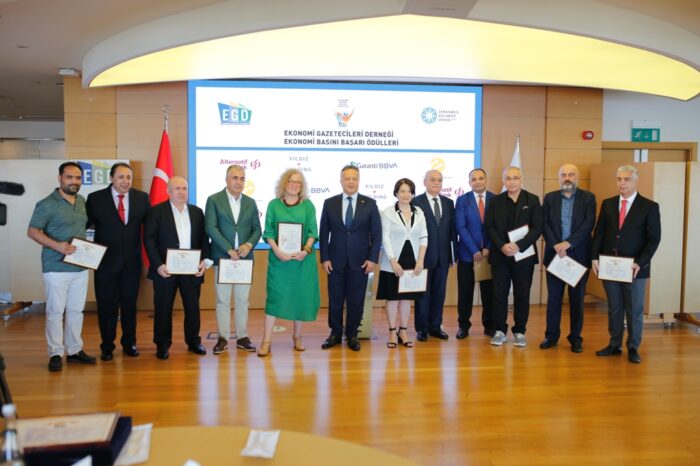 XIII. Ekonomi Basını Başarı Ödülleri sonuçları açıklandı Ekonomi Basını Başarı Ödülleri verildi