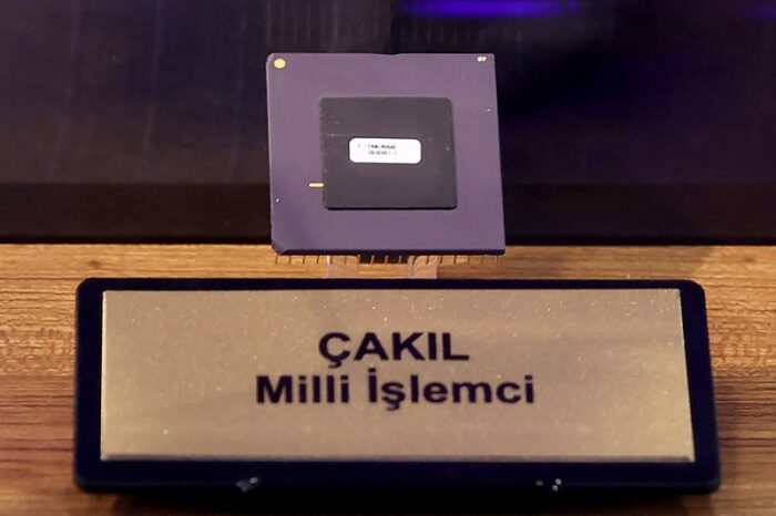 Türkiye’nin ilk yerli ve milli işlemcisi ‘Çakıl’ sergilendi