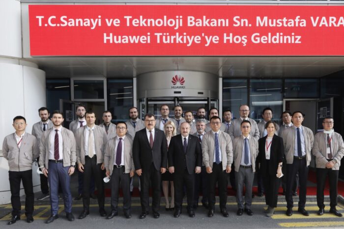 Bakan Varank: Huawei örneğinde olduğu gibi, Ar-Ge merkezlerine desteğimiz devam edecek