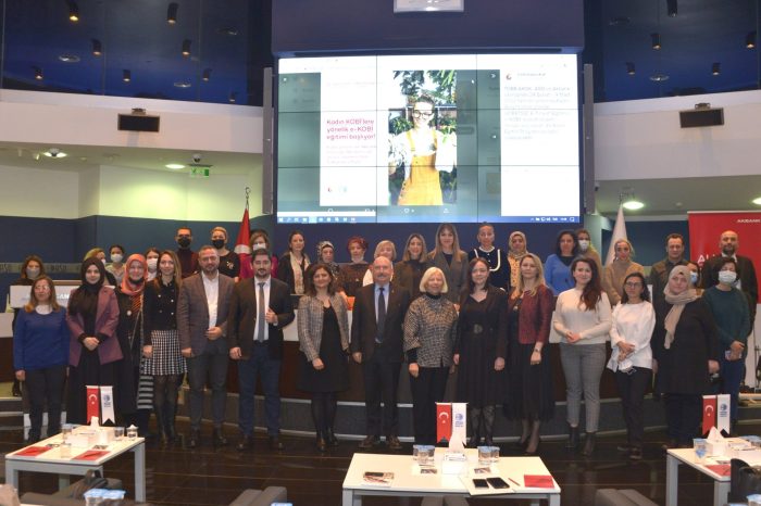 Ankaralı kadın girişimcilere e-KOBİ eğitimleri veriliyor