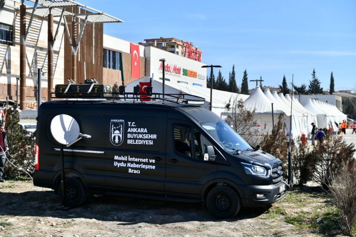 Mobil internet ve uydu haberleşme aracı Kahramanmaraş'ta