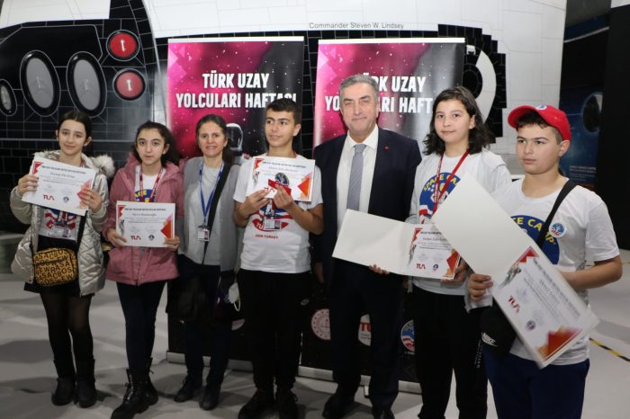 ‘Türk Uzay Yolcuları Programı’na seçilen öğrenciler mezun oldu