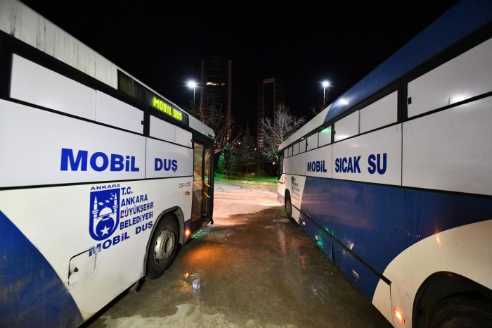 Atıl otobüsler deprem bölgesi için dönüştürüldü