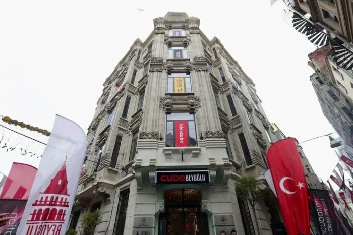 CUBE Beyoğlu Kuluçka Merkezi, start-up'ları destekleyecek
