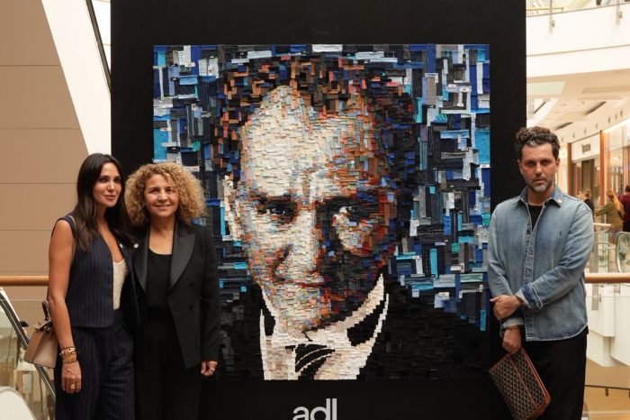 adL’nin Cumhuriyet'in 100. yılına özel anlamlı Atatürk portresi 30 Ekim'e kadar İstinyepark'ta sergilenecek