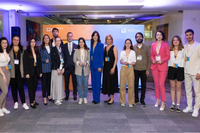 ÜNLÜ & Co Kadın Teknoloji Girişimcileri Akademisi ilk mezunlarını verdi